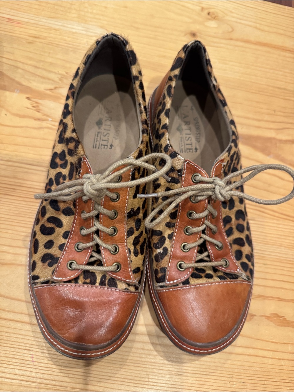 L'ATISTE Leopard Print Lace-Up Shoes with Tan Leather Accents